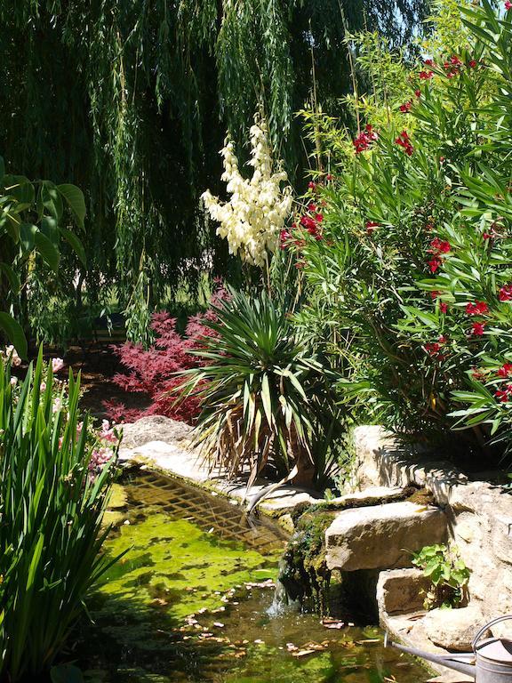 Jardin D'Antan Bed and Breakfast Ansouis Eksteriør billede